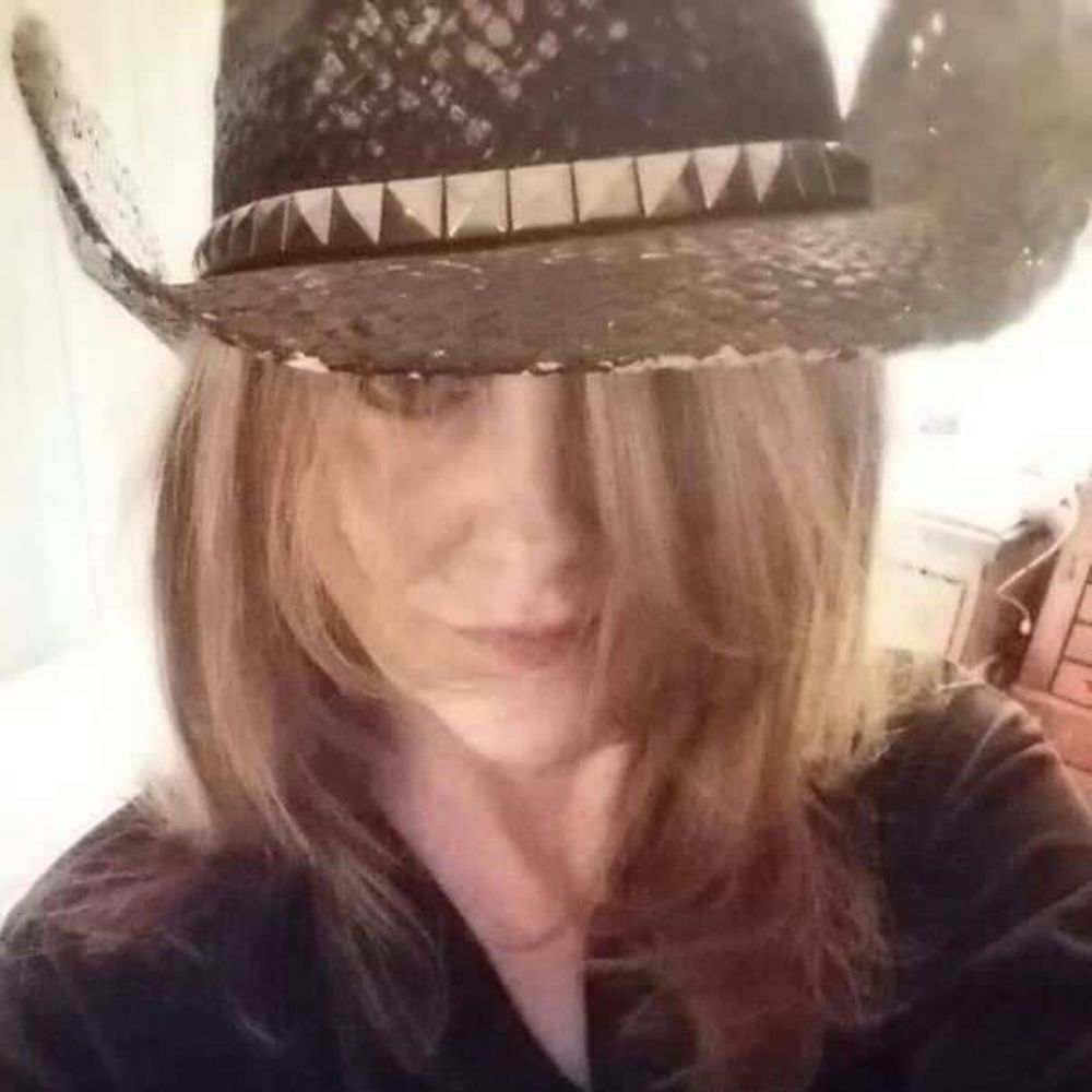 Meet your Posher, Tia